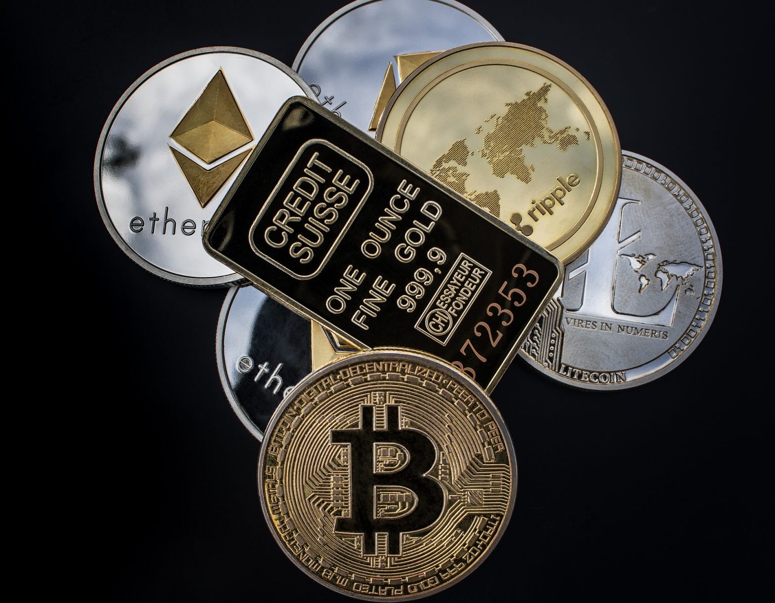 złoto, bitcoin, kryptowaluty, sztabka, moneta, srebro
